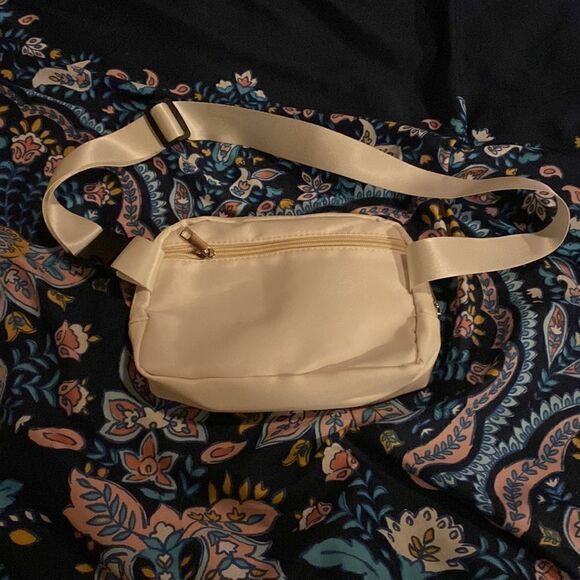 Chenille Letter Belt Bag With Adjustable Strap - Picture 2 of 3